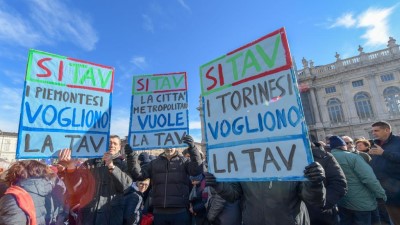 LA LEGA ED IL TEATRINO SULLA TAV